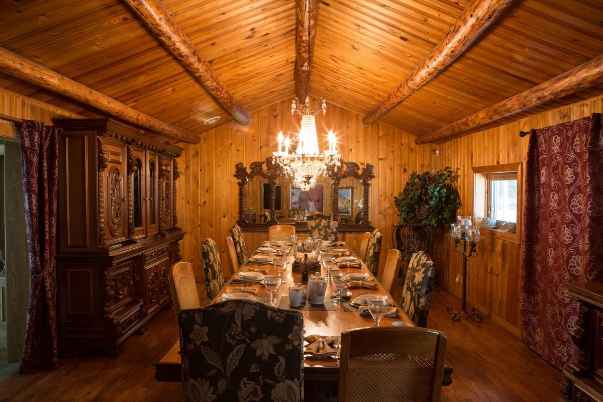 Sleepy Creek Country Manor Bragg Creek Exterior photo