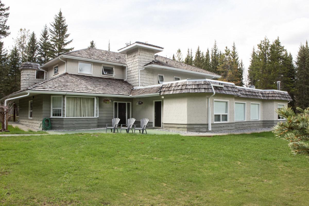 Sleepy Creek Country Manor Bragg Creek Exterior photo